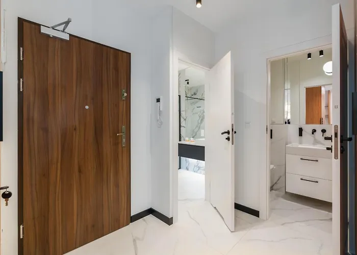 Wilczak With Free Garage By Renters Apartamento Poznań